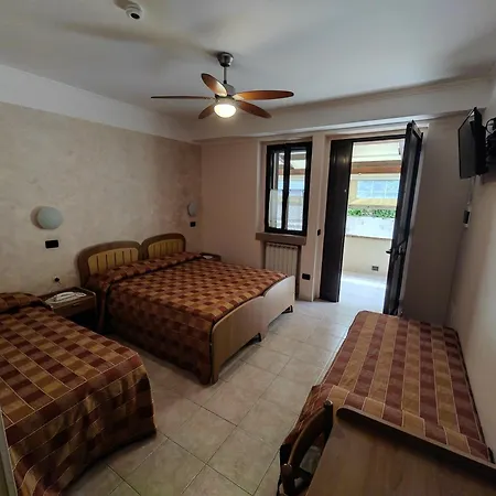 La Madonnina 3* Сан-Джованни-Ротондо